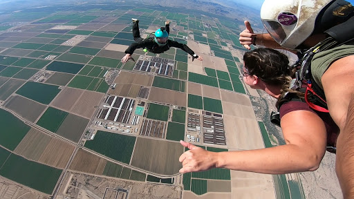 Skydiving center Surprise