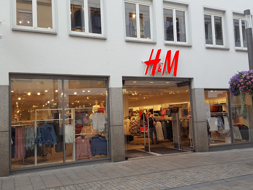 H&M