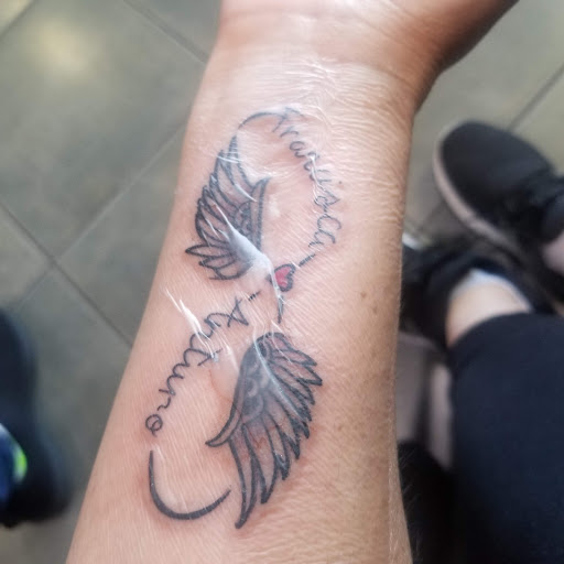 Tattoo Shop «Calaveras Tattoo», reviews and photos, 20991 Mission Blvd, Hayward, CA 94541, USA