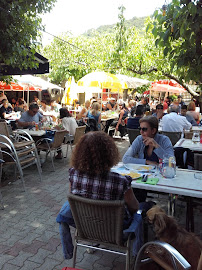 Atmosphère du Restaurant La Guinguette Chez Patou à Saint-Martin-d'Ardèche - n°20