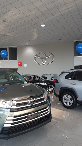 Car Dealer «Toyota of Braintree», reviews and photos, 210 Union St, Braintree, MA 02184, USA