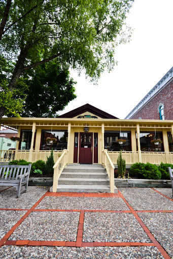 Wine Store «Grapevine Cottage», reviews and photos, 61 S Main St, Zionsville, IN 46077, USA