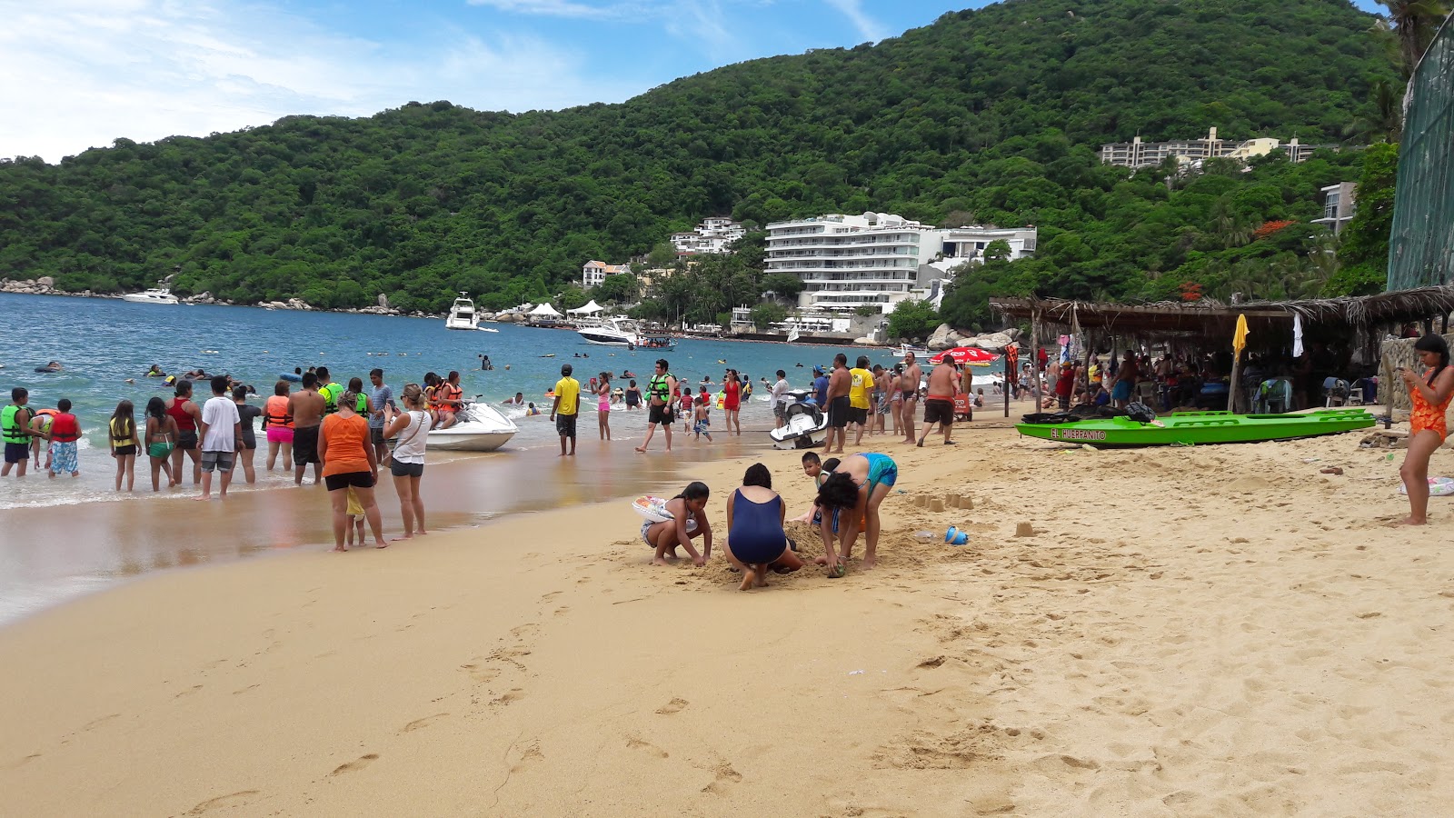 Foto von Playa Pichilingue mit sehr sauber Sauberkeitsgrad
