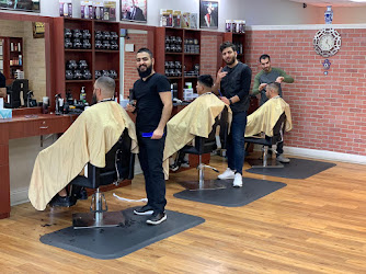 The Moon Hair Salon And Barbershop حلاق عربي