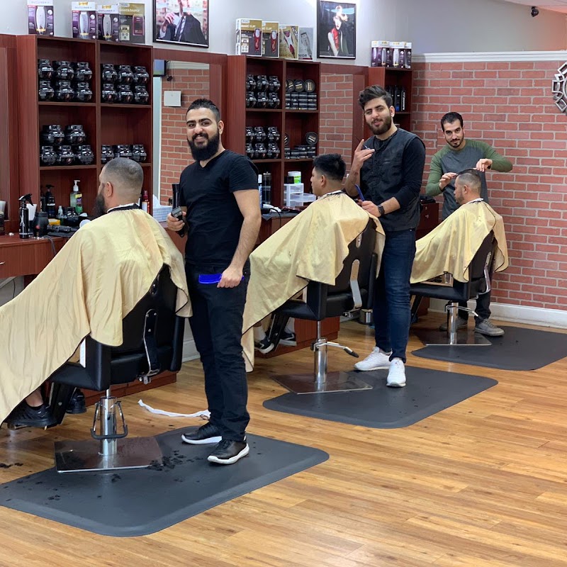The Moon Hair Salon And Barbershop حلاق عربي