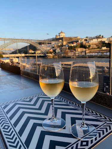 Wine Quay Bar - Porto