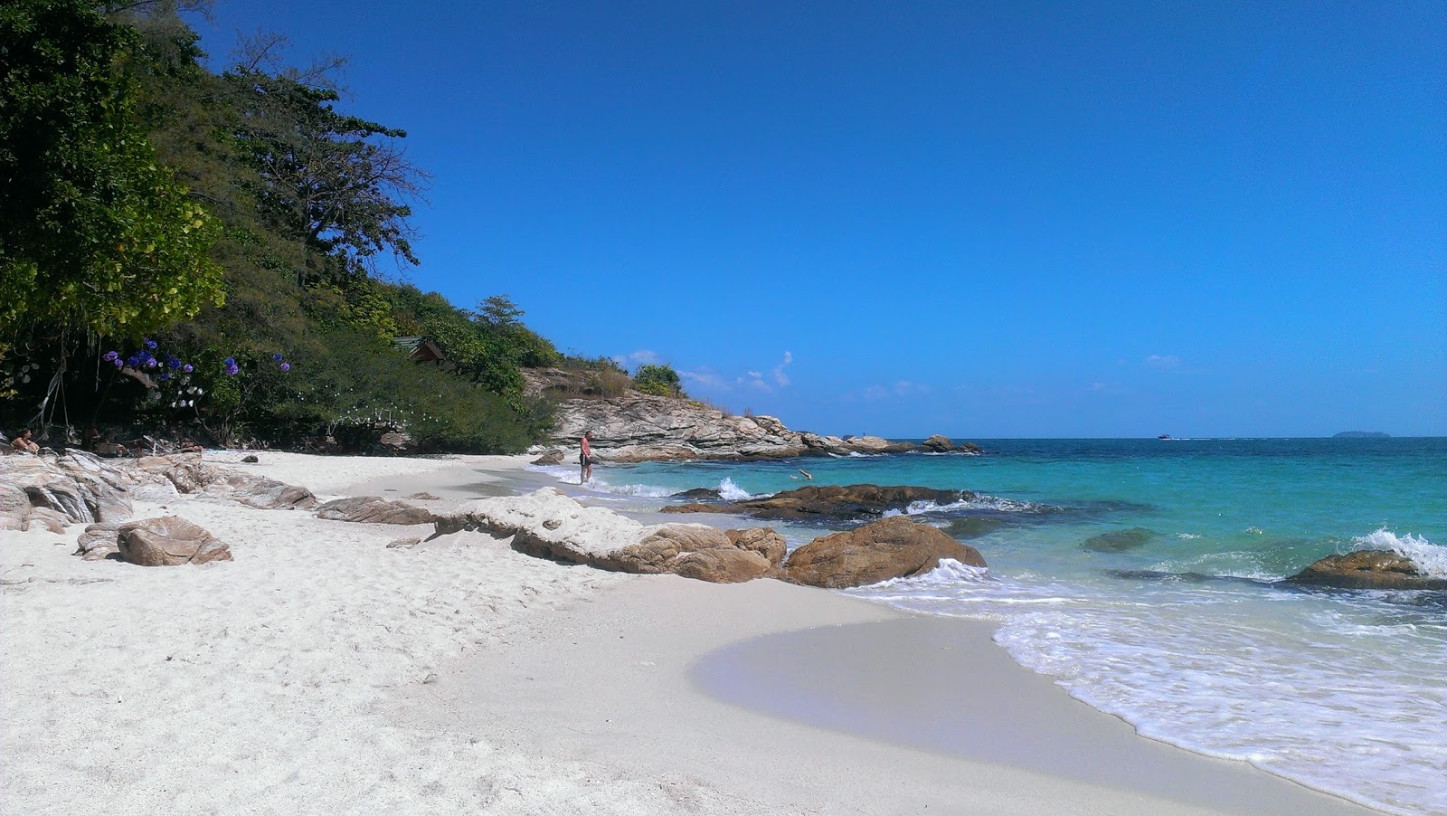 Foto van Nuan Beach met kleine baai