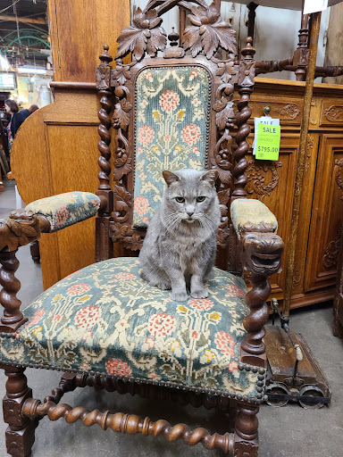 Antique Furniture Store «Lots of Furniture Antiques Warehouse», reviews and photos, 910 N Riverfront Blvd, Dallas, TX 75207, USA