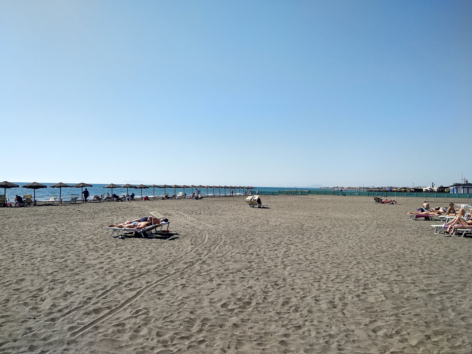 Lido di Tarquinia beach'in fotoğrafı kısmen tatil bölgesi