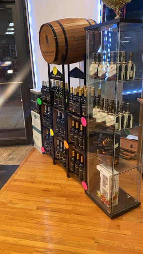 Liquor Store «Village Wine & Liquor Inc», reviews and photos, 161 N Wellwood Ave, Lindenhurst, NY 11757, USA