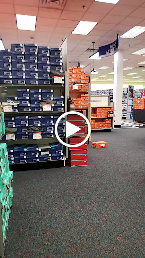 Shoe Store «Shoe Carnival», reviews and photos, 152 S Gary Ave, Bloomingdale, IL 60108, USA