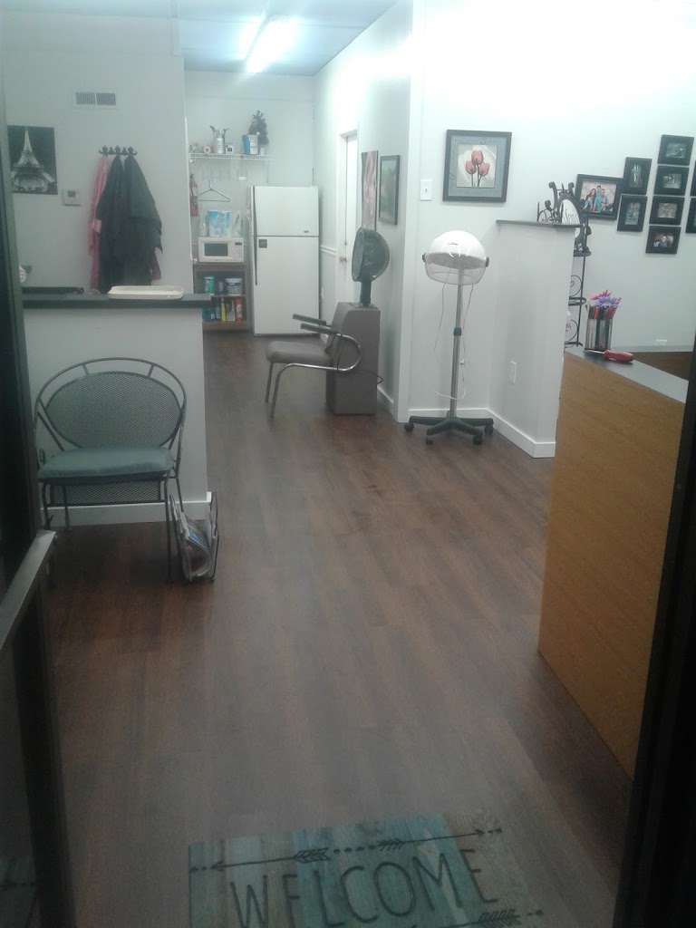 J'Nessa's Holiday Salon 62025