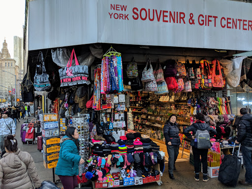 New York Souvenir & Gift Center