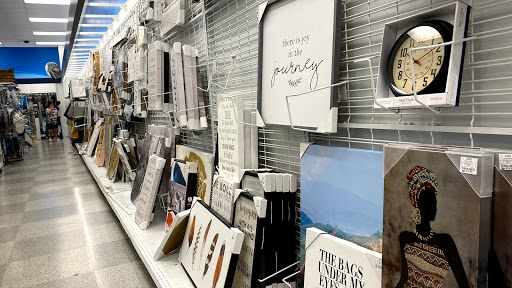 Clothing Store «Ross Dress for Less», reviews and photos, 3300 S Glenstone Ave, Springfield, MO 65804, USA