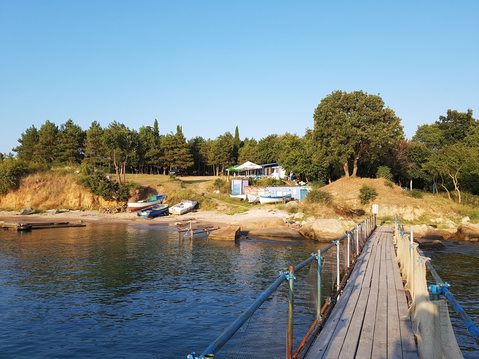 Vromus beach'in fotoğrafı ve yerleşim