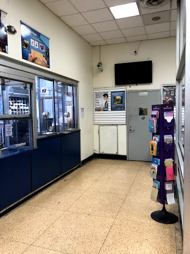 Post Office «United States Postal Service», reviews and photos, 5901 Junction Blvd, Elmhurst, NY 11373, USA