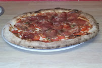 Pepperoni du Pizzas à emporter Pizza ô feu de bois et distributeur 24h/24 à Seysses - n°3