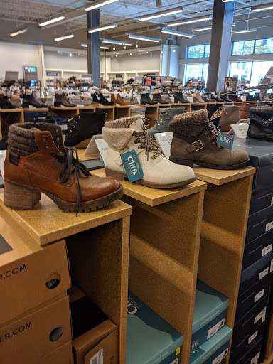 Shoe Store «DSW Designer Shoe Warehouse», reviews and photos, 15001 Potomac Town Pl #120, Woodbridge, VA 22192, USA