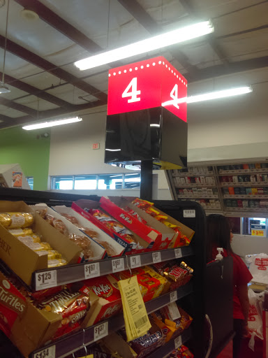 Grocery Store «H-E-B Grocery», reviews and photos, 5000 32nd St, Groves, TX 77619, USA