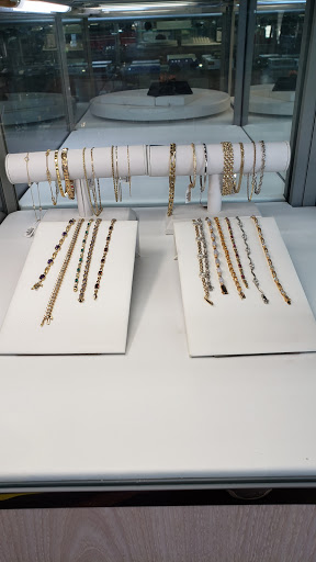 Pawn Shop «A Cut Above Pawn», reviews and photos, 18295 SW Tualatin Valley Hwy #A, Beaverton, OR 97006, USA