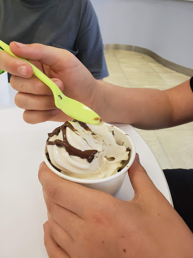 Frozen Yogurt Shop «Chill Yogurt Cafe», reviews and photos, 6167 Airport Blvd, Mobile, AL 36608, USA