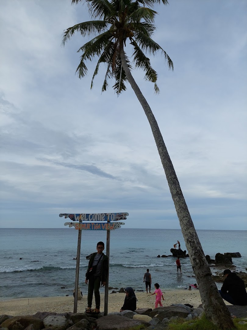 Pantai Sumur Tiga: Harga Tiket, Foto, Lokasi, Fasilitas dan Spot