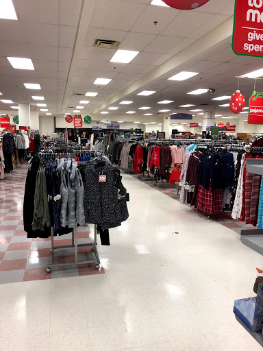 Department Store «T.J. Maxx», reviews and photos, 34 E Ridgewood Ave, Paramus, NJ 07652, USA
