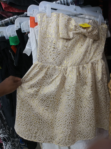 Thrift Store «Village Discount Outlet», reviews and photos, 3500 Cleveland Ave, Columbus, OH 43224, USA