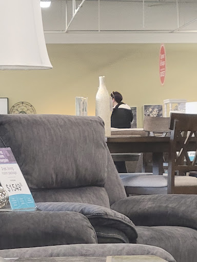 Furniture Store «Raymour & Flanigan Furniture and Mattress Store», reviews and photos, 50 Hale Rd, Manchester, CT 06040, USA