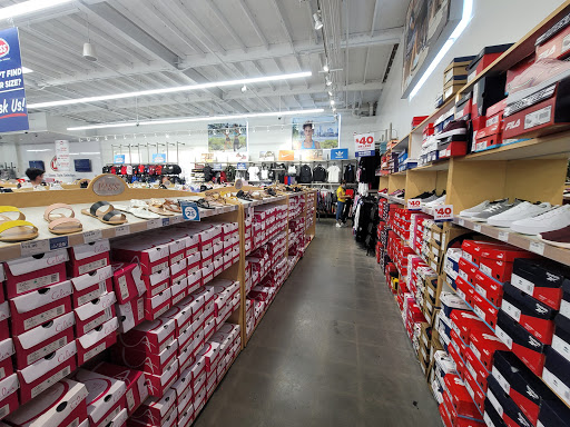Shoe Store «WSS», reviews and photos, 460 San Fernando Mission Blvd, San Fernando, CA 91340, USA