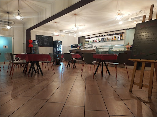 Da Roxana bar, punto pranzo e pizzeria in Montale, Provincia di Pistoia