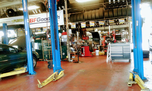 Auto Repair Shop «Rick Johnson Auto & Tire», reviews and photos, 996 Central Ave, Naples, FL 34102, USA