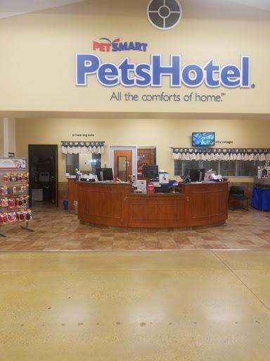 Pet Supply Store «PetSmart», reviews and photos, 700 N Milwaukee Ave, Vernon Hills, IL 60061, USA