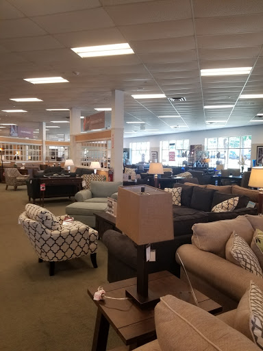 Furniture Store «Raymour & Flanigan Furniture and Mattress Store», reviews and photos, 895 E Gate Blvd, Garden City, NY 11530, USA
