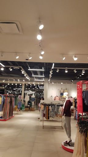 Clothing Store «F21 RED», reviews and photos, 2615 Medical Center Pkwy #2300, Murfreesboro, TN 37129, USA