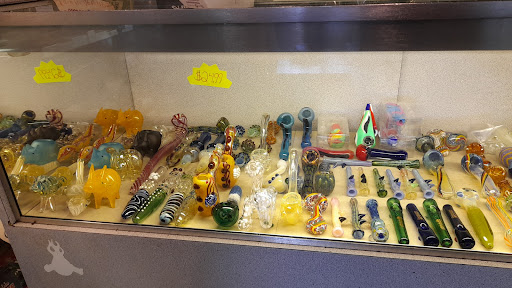 Tobacco Shop «Little Canada Smoke Shop & Specialties LLC», reviews and photos, 37 Little Canada Rd E, St Paul, MN 55117, USA