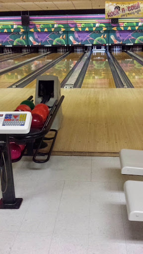 Bowling Alley «4 Seasons Bowling Center», reviews and photos, 1100 W Galena Ave, Freeport, IL 61032, USA