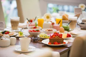 Auszeit Hotel Düsseldorf · Das Frühstückshotel · Partner of SORAT Hotels image