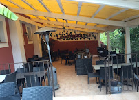 Atmosphère du Restaurant La Guinguette à Sainte-Anastasie-sur-Issole - n°6