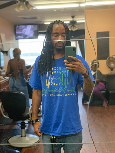 Barber Shop «LEVEL 10 BARBER & BEAUTY SALON», reviews and photos, 5925 W Olive Ave, Glendale, AZ 85302, USA