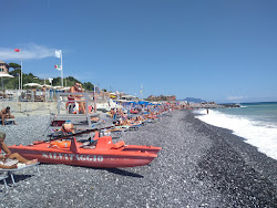 Photo de Albaro beach avec un niveau de propreté de assez propre