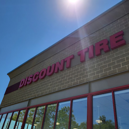 Tire Shop «Discount Tire Store - Apple Valley, MN», reviews and photos, 15102 Foliage Ave, Apple Valley, MN 55124, USA