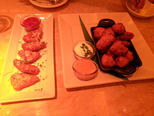 Restaurant «The Cheesecake Factory», reviews and photos, 24250 Town Center Dr, Santa Clarita, CA 91355, USA