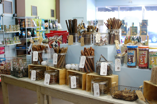 Pet Supply Store «3 Dogs and a Chick», reviews and photos, 130 Miracle Strip Pkwy SE, Fort Walton Beach, FL 32548, USA