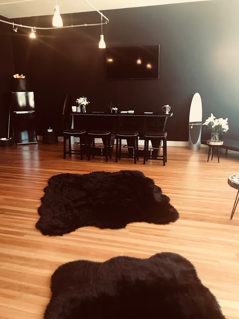 black. by heidi watts 95404