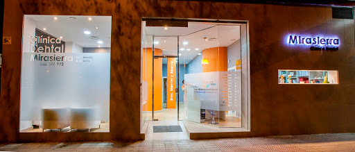 CLÍNICA DENTAL MIRASIERRA