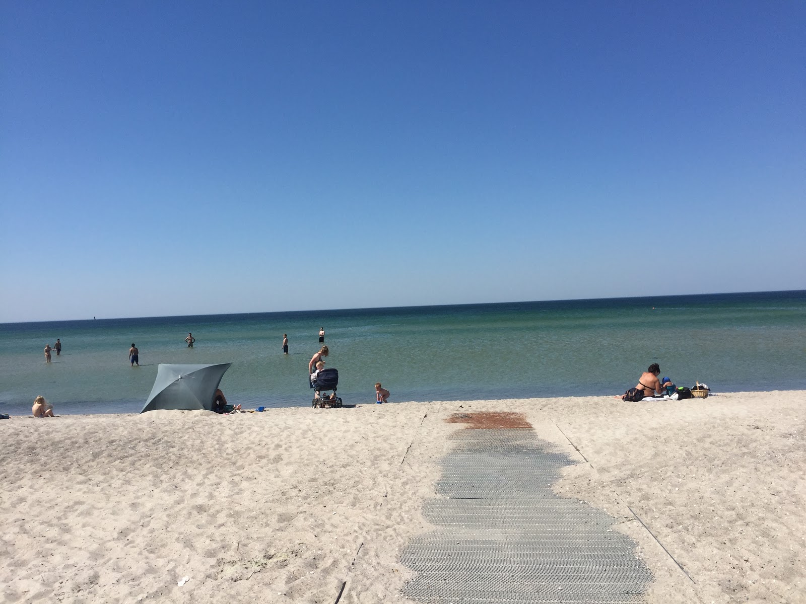 Foto av Stillnge Beach och bosättningen