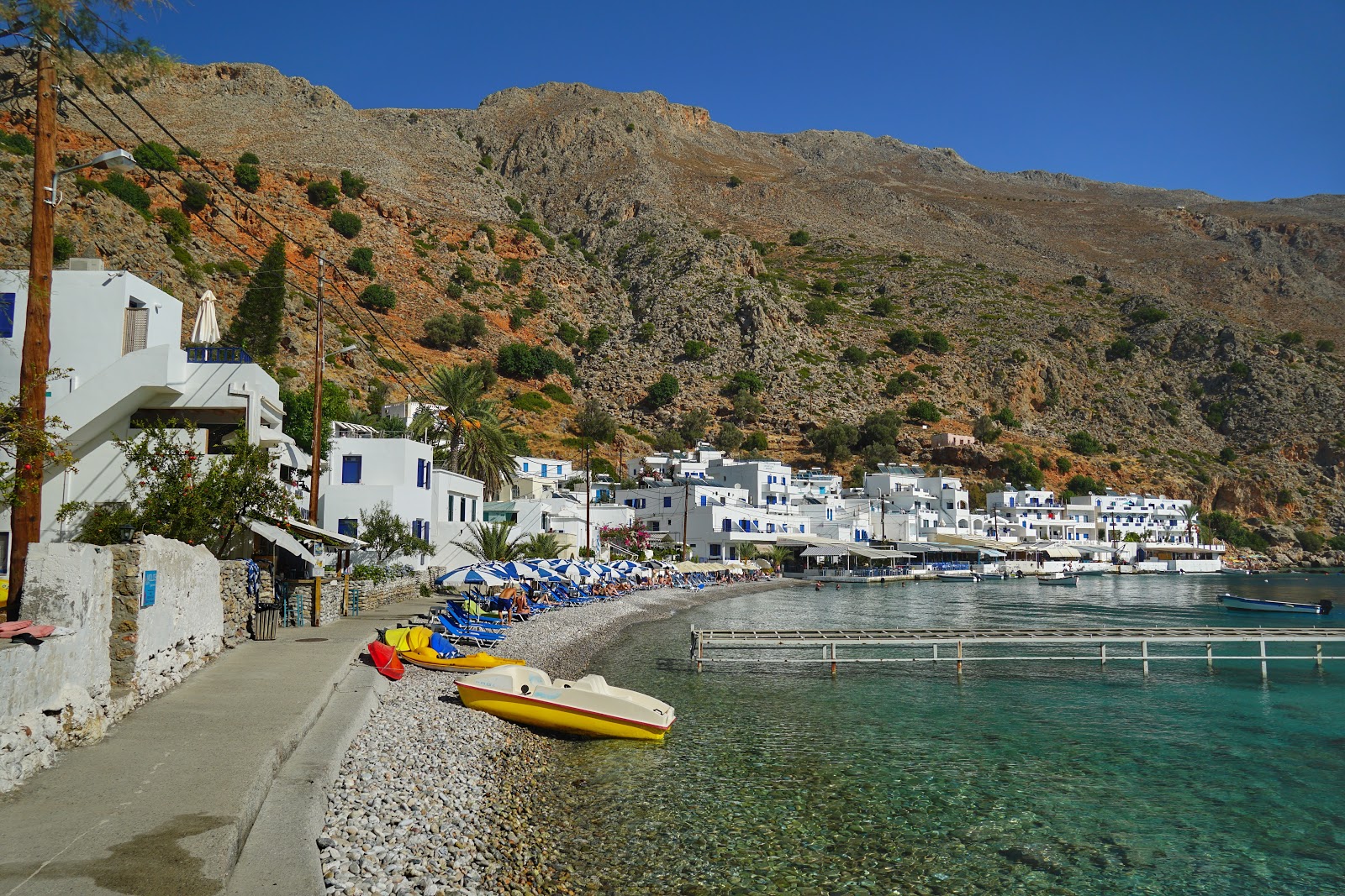 Φωτογραφία του Loutro beach περιοχή θέρετρου στην παραλία