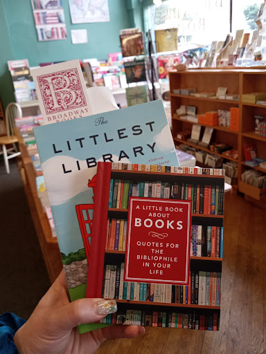 Book Store «Broadway Books», reviews and photos, 1714 NE Broadway St, Portland, OR 97232, USA