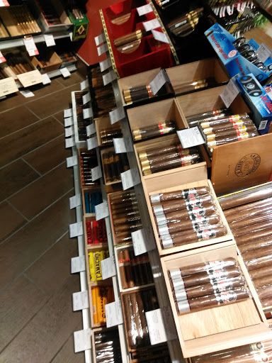 Liquor Store «ABC Fine Wine & Spirits», reviews and photos, 19065 US-441, Mt Dora, FL 32757, USA